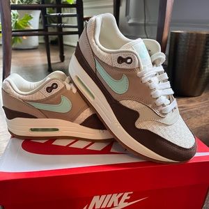 Brand NWT Nike Air Max 1 Retro Crepe Hemp 2022